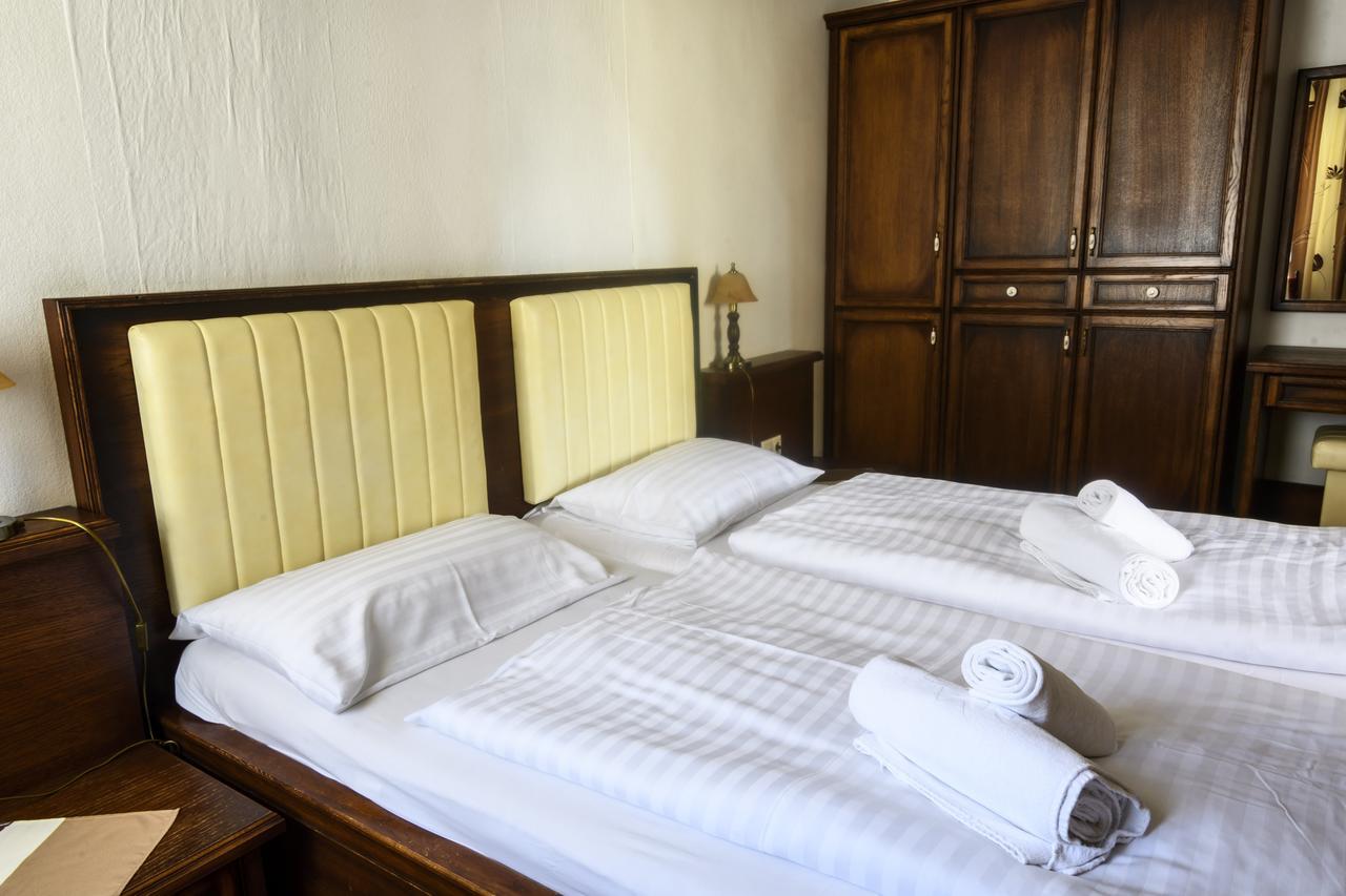 Gasthof Zum Jaegerwirt Hotel Mariazell Room photo